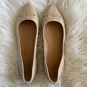 Nude Flats